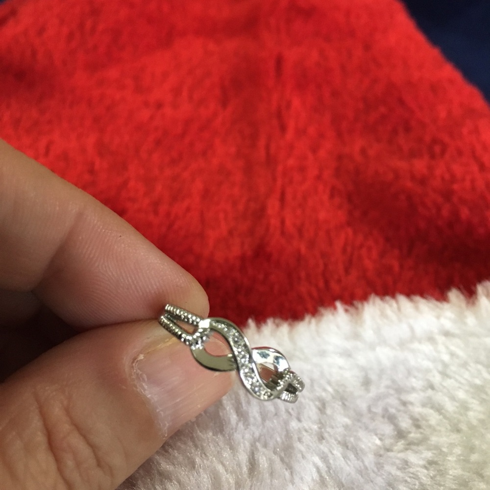 Infinity ring - Picture 3 of 3